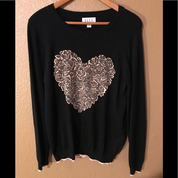 Elle Sweaters - Elle, Black sweater w/tan colored velvet heart,lg